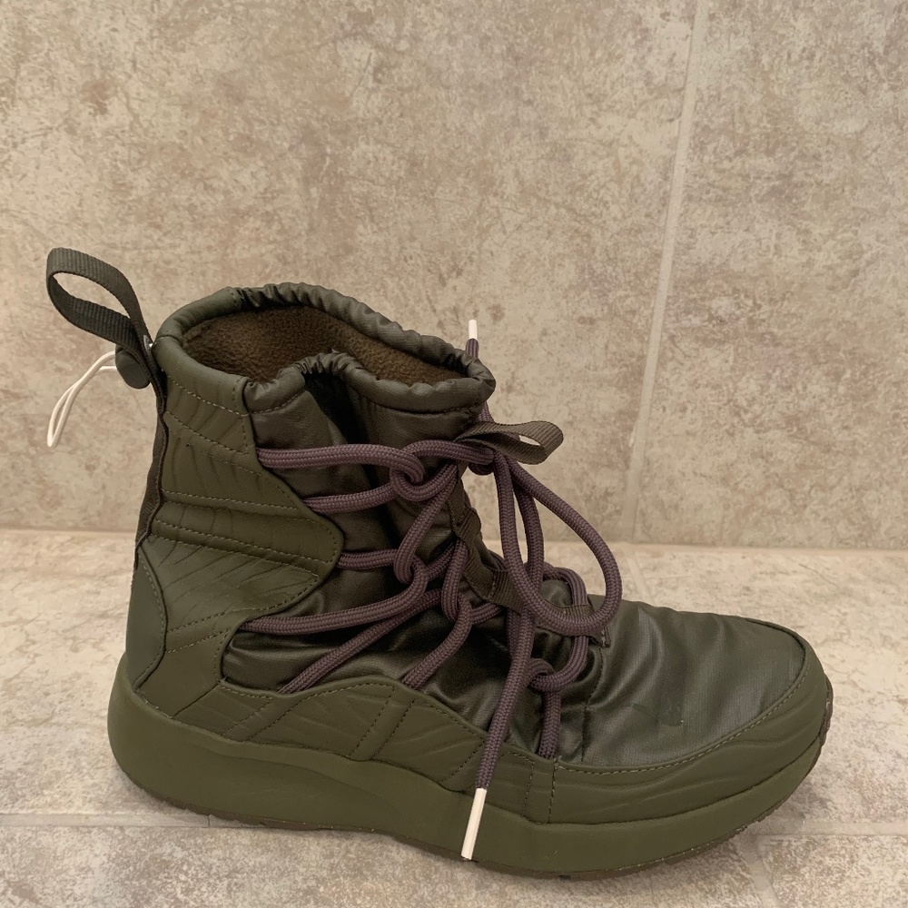 Nike Women’s Tanjun Boot